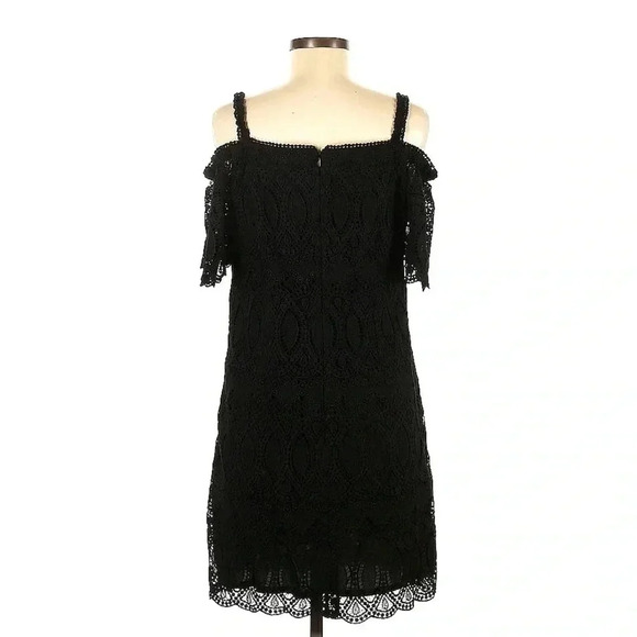 White House Black Market | Crochet Overlay Cold Shoulder Black Dress Size 8 - Picture 3 of 3